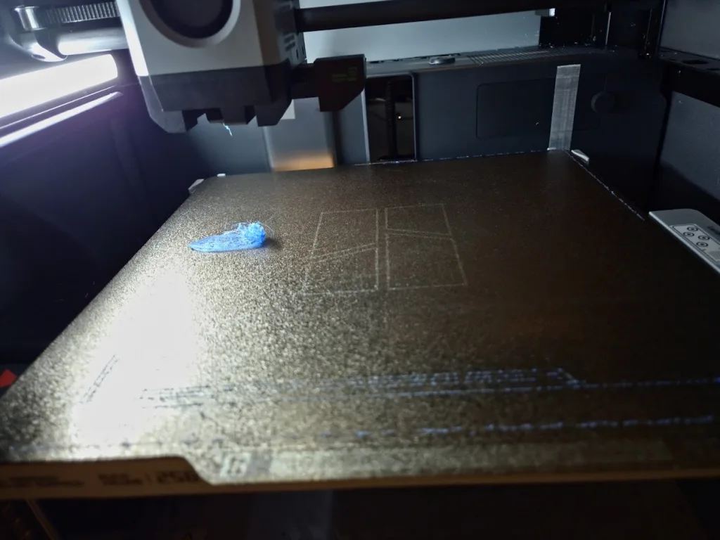 Why not to skip maintenance: Another blue Benchy failed print